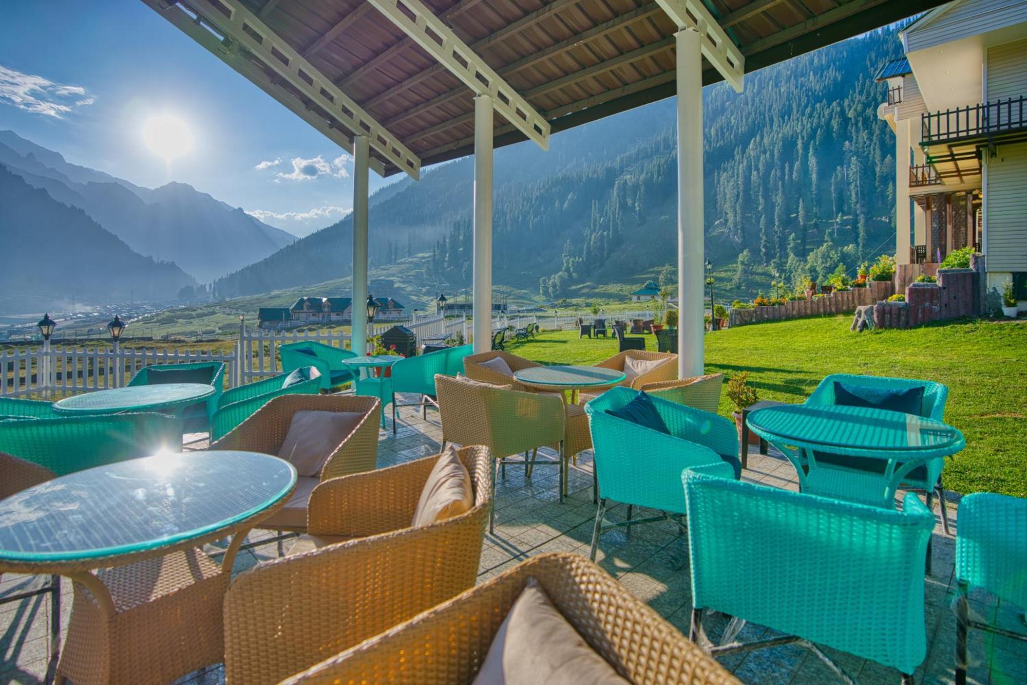Golden Meadows Hotels & Resorts Sonāmarg Zewnętrze zdjęcie