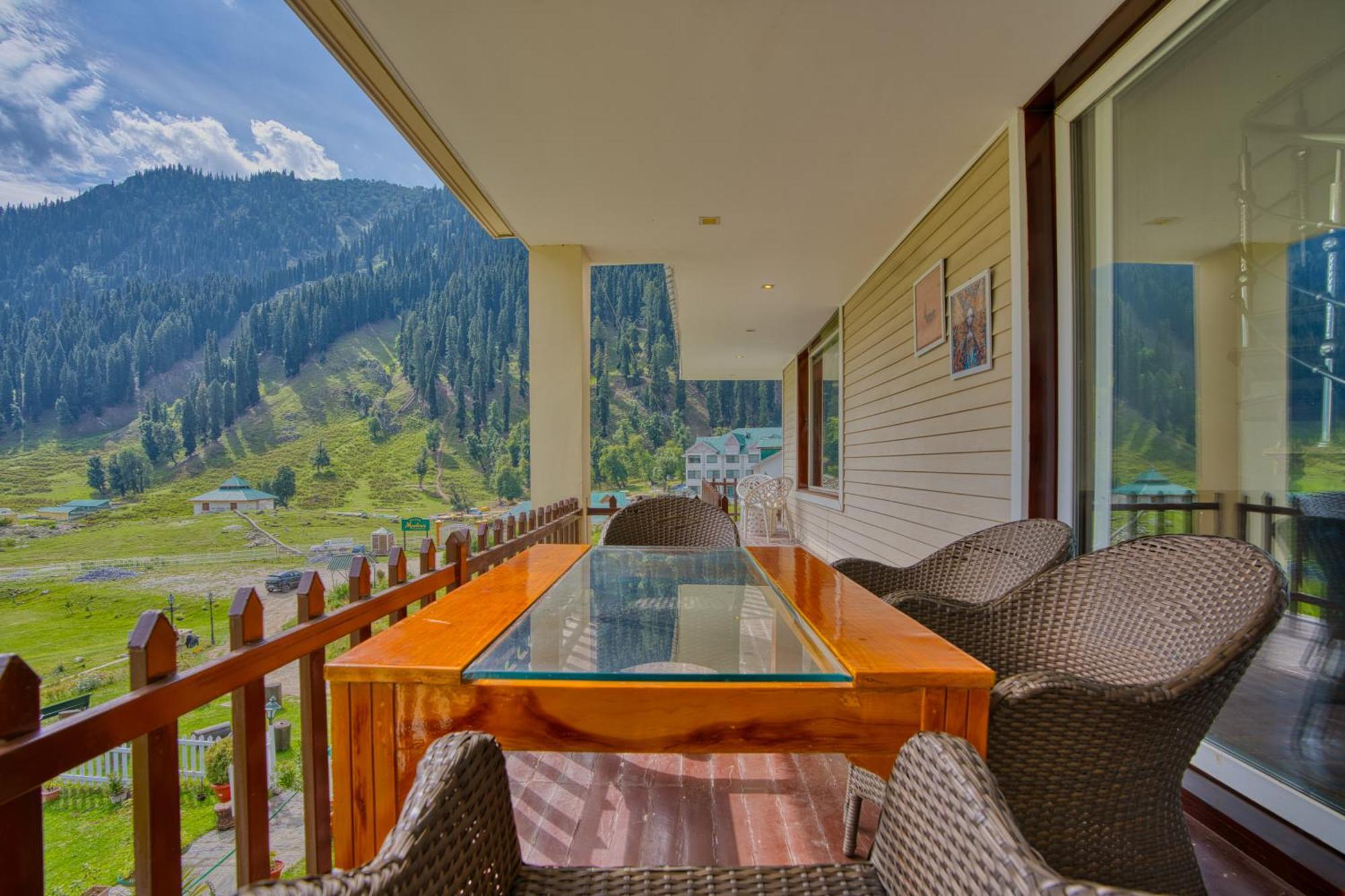 Golden Meadows Hotels & Resorts Sonāmarg Zewnętrze zdjęcie