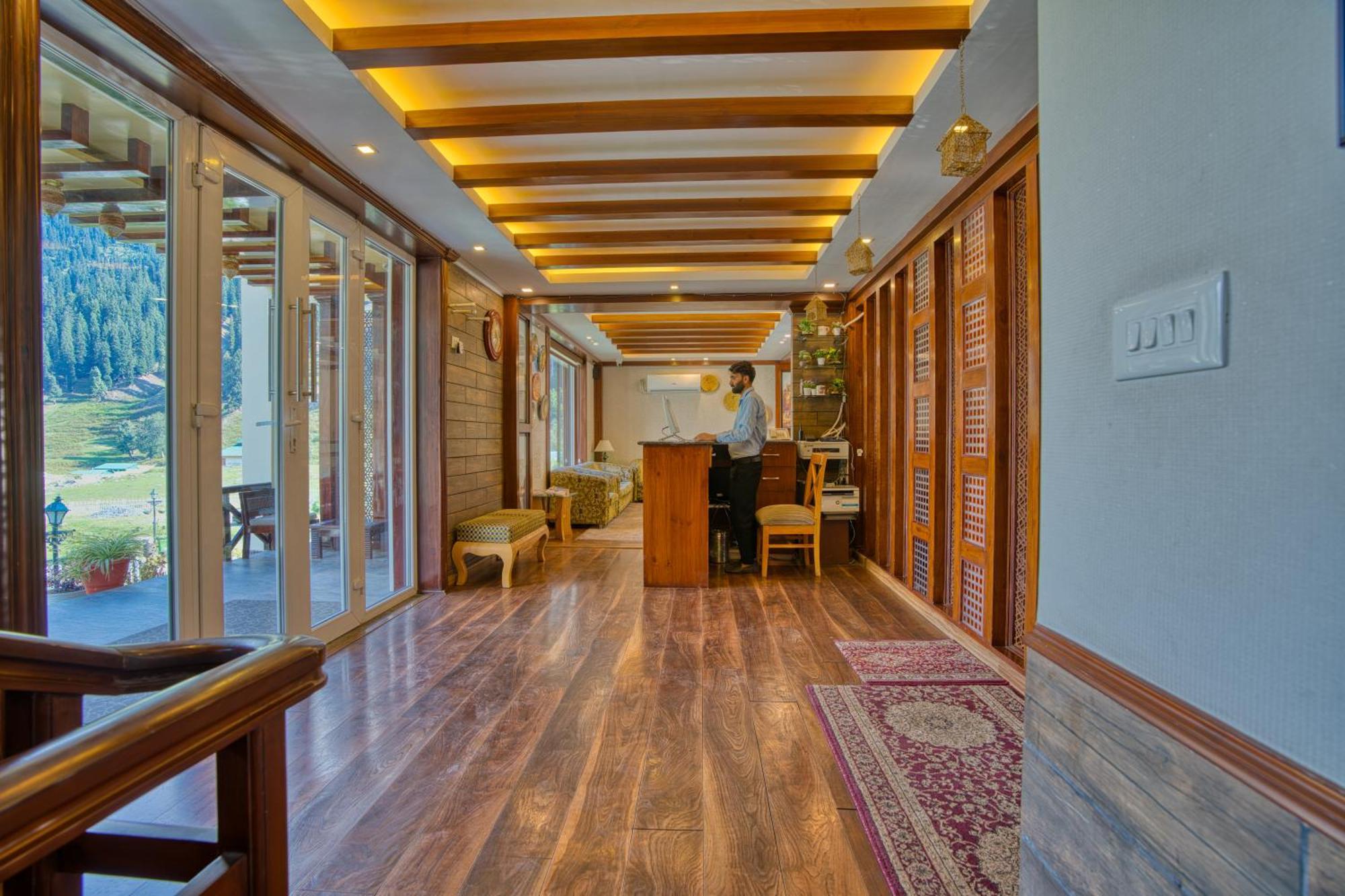 Golden Meadows Hotels & Resorts Sonāmarg Zewnętrze zdjęcie