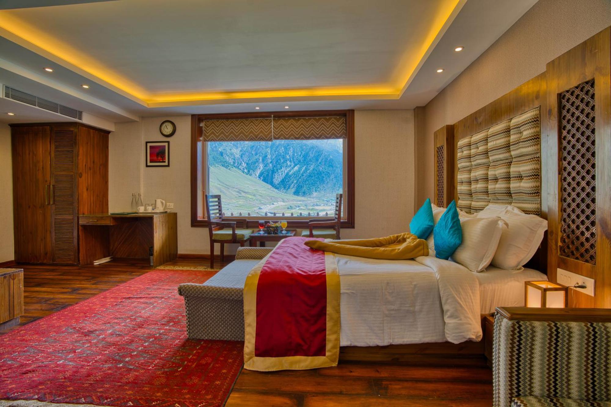 Golden Meadows Hotels & Resorts Sonāmarg Zewnętrze zdjęcie